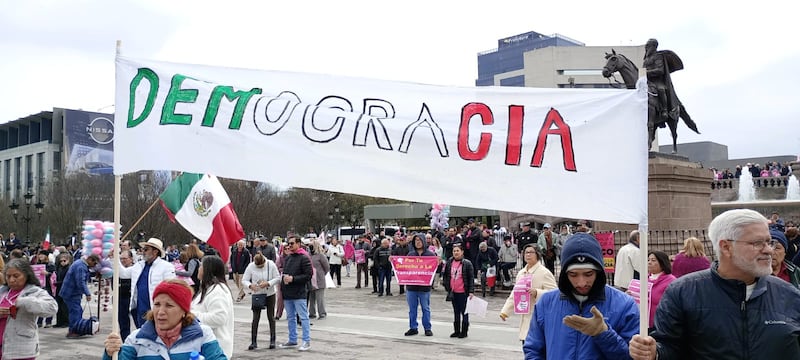 Los asistentes exigían unidad y respeto.