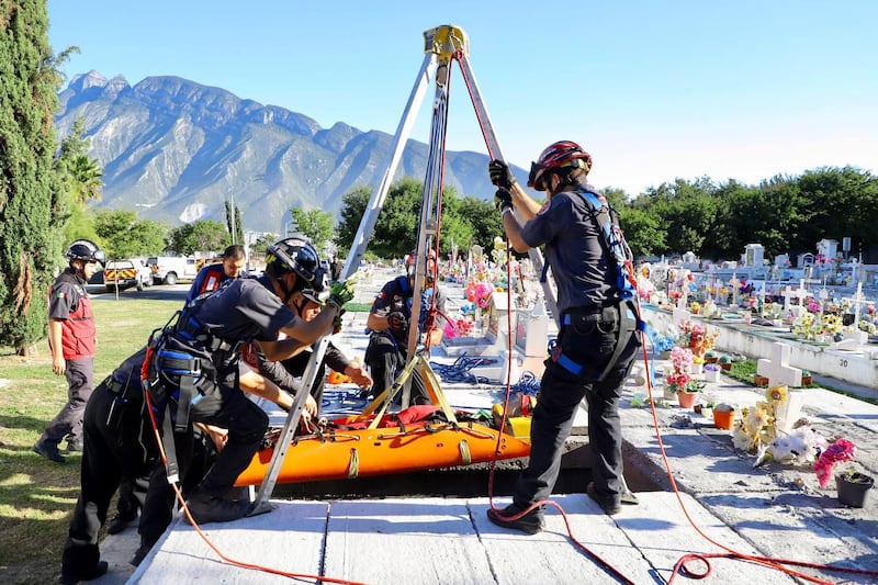 El simulacro de rescate en San Pedro se hizo en el panteón Jardines de San Pedro.