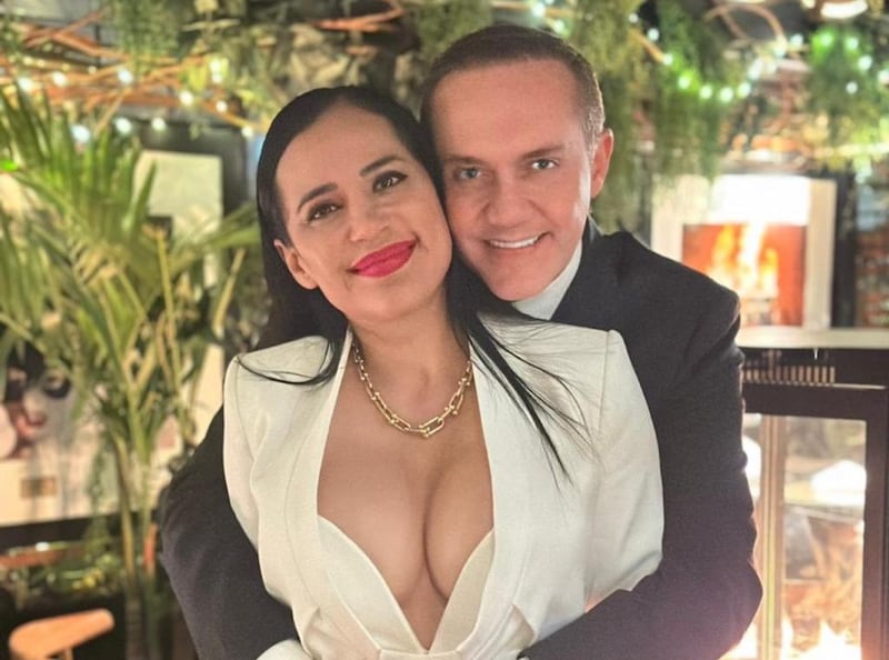 Sandra Cuevas y Adrián Rubalcava.