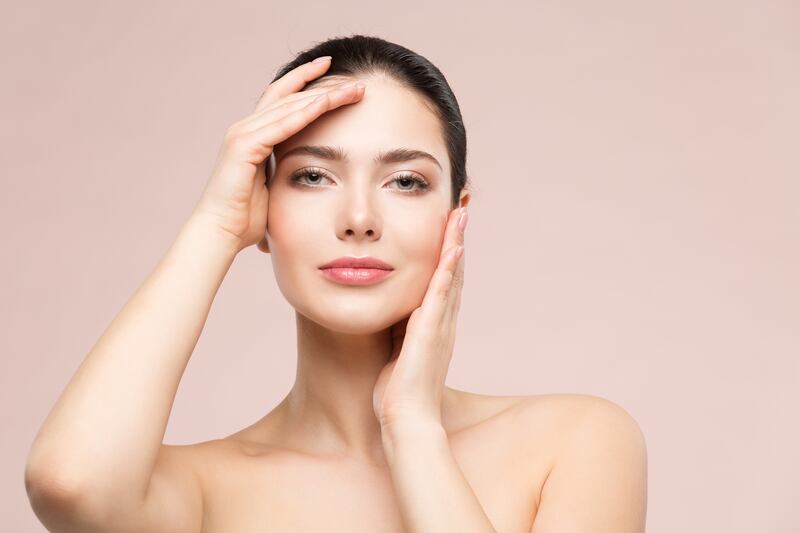 Una práctica común en las sociedades orientales se centra en fortalecer y tonificar los músculos faciales, ofreciendo grandes beneficios para la apariencia y la salud de la piel