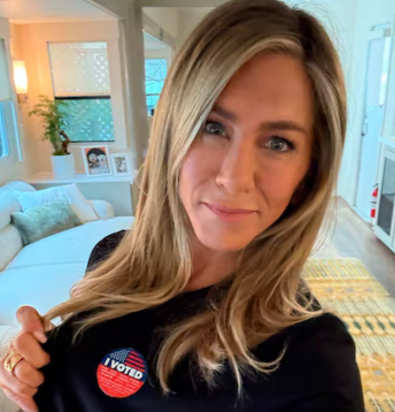 Jennifer Aniston ha llamado a sus fans a votar.