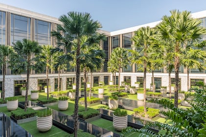 Bangkok tiene hoy una joya arquitectónica que es ideal para el descanso de los viajeros: el Four Seasons Hotel Bangkok at Chao Phraya River.