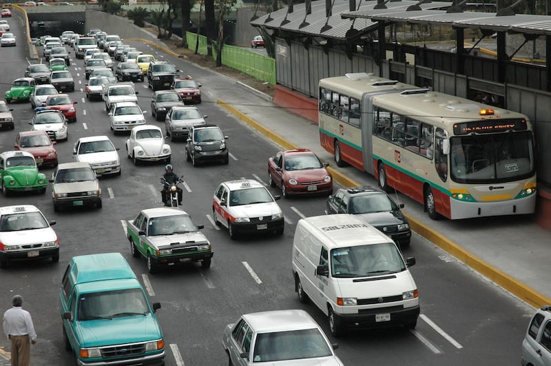 Metrobús en junio de 2005.