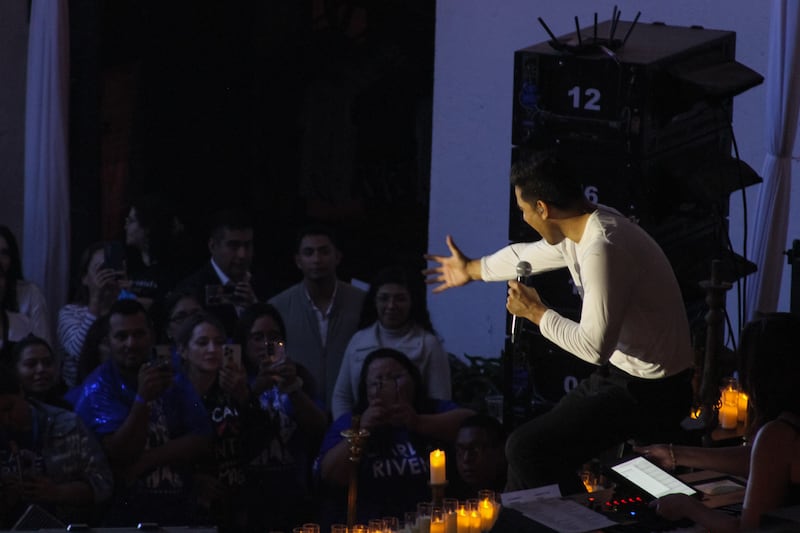 Carlos Rivera plasma su amor a Huamantla en la ‘Expo Riverista Fan Fest’