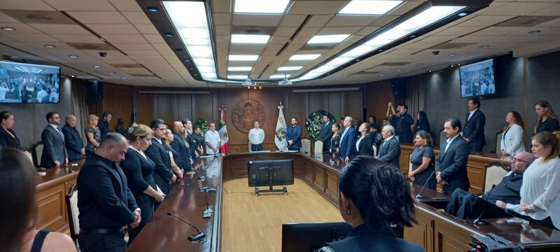 Los regidores y el alcalde guardaron un minuto de silencio en memoria de la morenista.