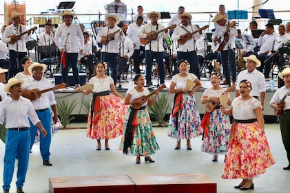 Arrancan las fiestas de Lunes de Cerro en la Guelaguetza 2024