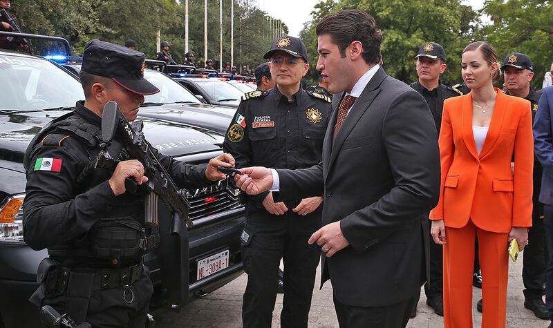 El mandatario estatal destacó la inversión histórica en los cuerpos policiacos de NL.