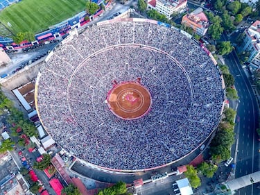 Con lleno total se reanudaron las actividades de la Fiesta Brava en la Monumental Plaza de Toros México.