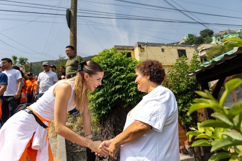 Rodríguez prometió trabajar todos los días por el bien de la colonia.