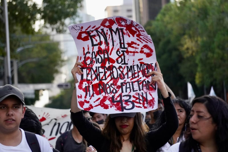 A 9 años de la desaparición de normalistas de Ayotzinapa, continúa reclamo de justicia