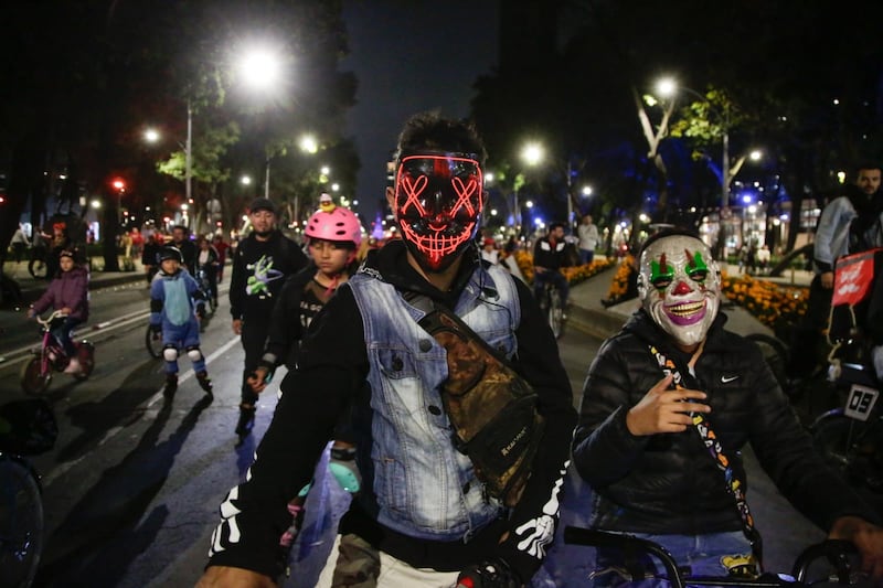 Paseo Nocturno Día de Muertos CDMX: Fotos de los mejores disfraces de la noche