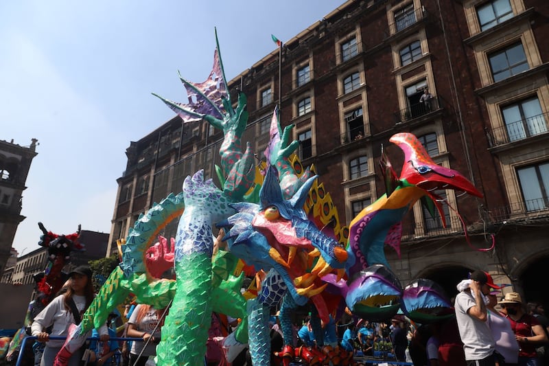 Se llevó a cabo el 14vo desfile y concurso de alebrijes monumentales del Museo de Arte Popular en las principales calles de la Ciudad de México.