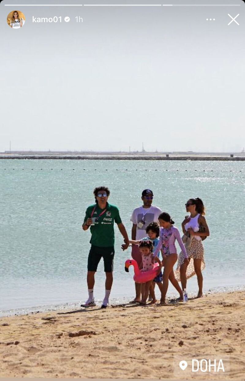 Ochoa junto a su familia (@Kamo01)