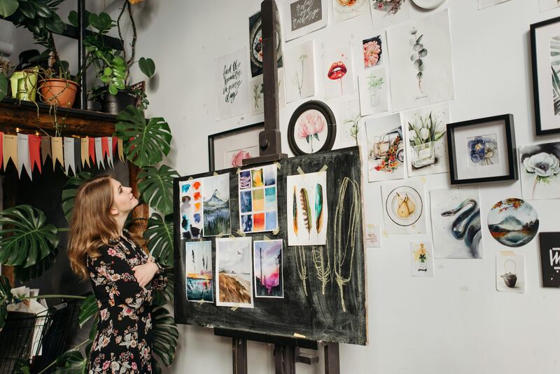 Las creaciones de artistas emergentes se exhibirán en este espacio, amenizado por bandas locales, previo a la llegada de la Semana del Arte