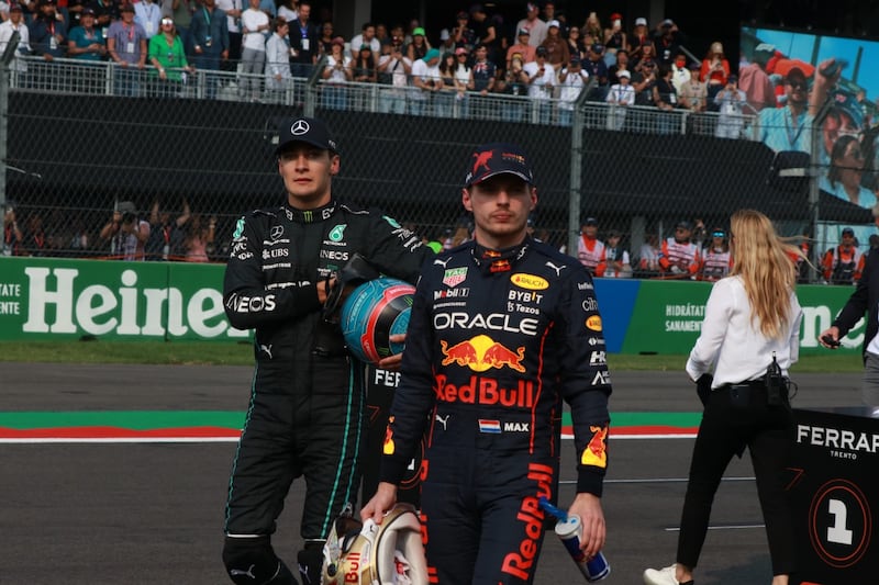 GP de México día 2: George Russell y Max Verstappen después de la clasificación.