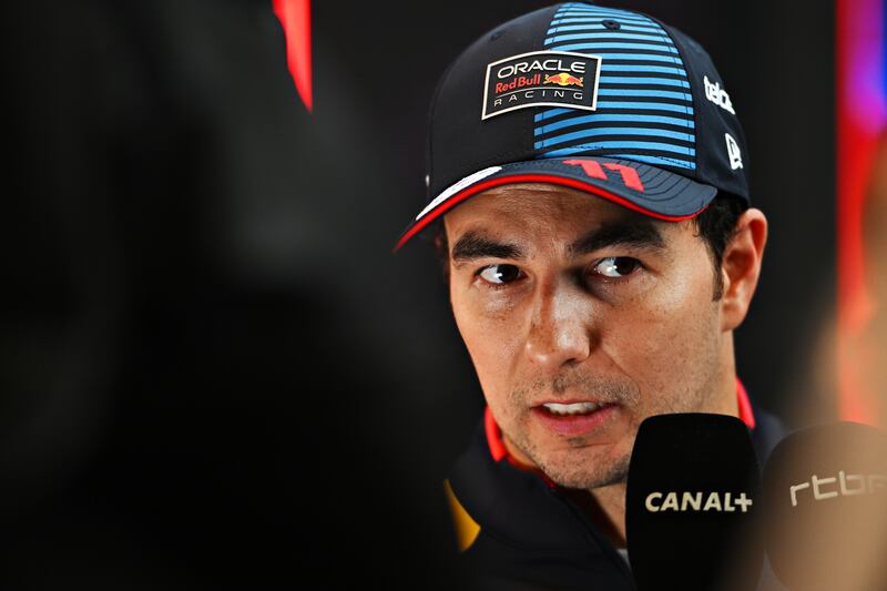 Checo Pérez podría salir de Red Bull en 2025.