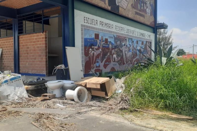 escuelas carecen de baños