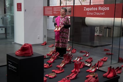 Zapatos Rojos llega al Museo de Memoria y Tolerancia para luchar contra la violencia de género