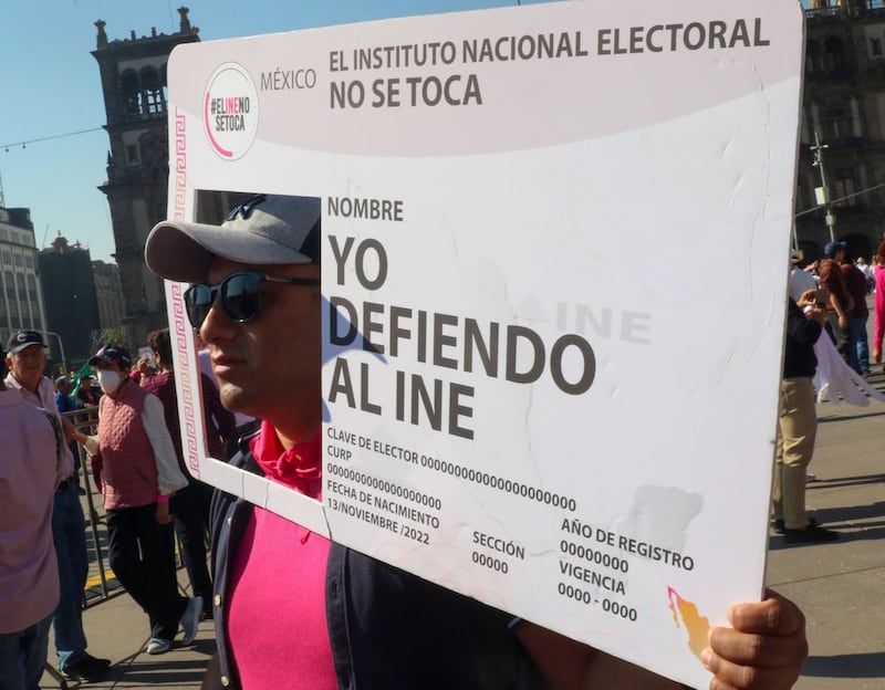 El órgano electoral sufrirá cambios tras la aprobación del Plan B, empujado por AMLO. (Cuartoscuro)