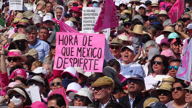 Fotos-marcha-democracia-INE-2024