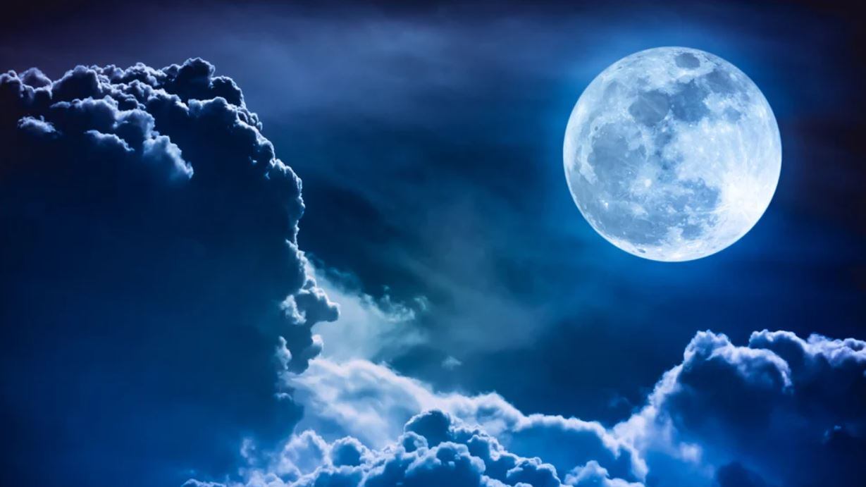 Luna llena conocida también como luna azul | Foto: Referencial