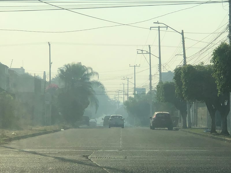 La humareda cubre varias zonas de la ciudad.