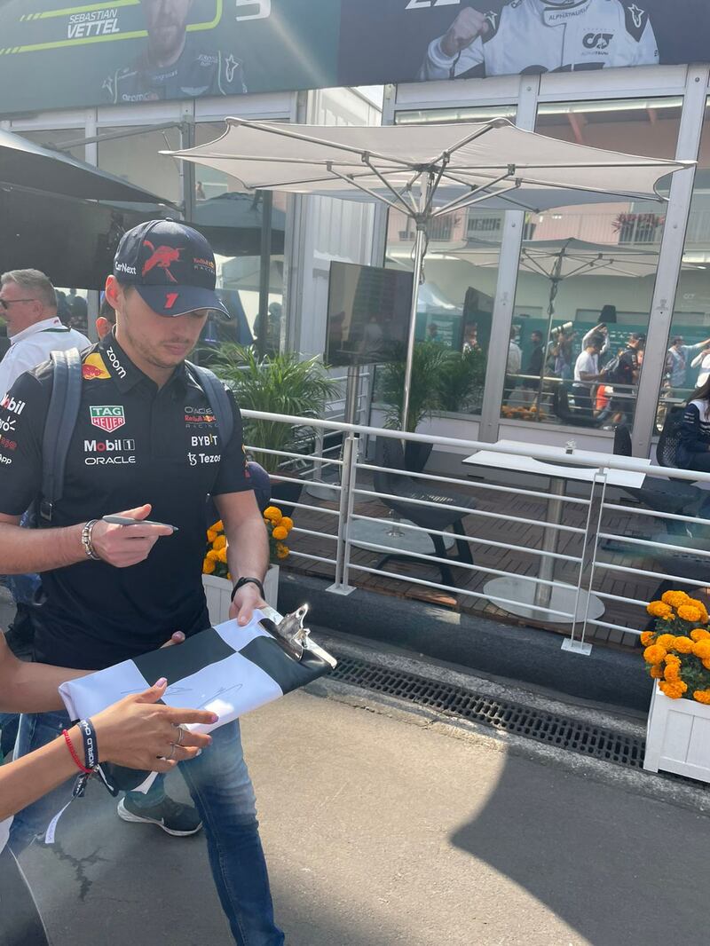 Max Verstappen llegando al Autódromo Hermanos Rodríguez.