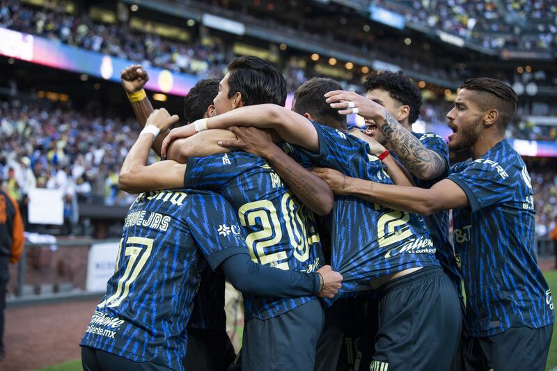 Las águilas celebran uno de los dos goles que le metieron al Real Madrid en un amistoso en Estados Unidos