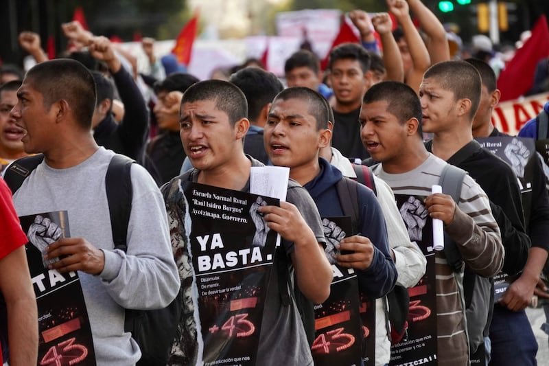 A 9 años de la desaparición de normalistas de Ayotzinapa, continúa reclamo de justicia