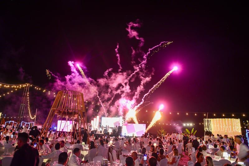 Elegancia y tradición en la Fiesta de Blanco que inaugura el prestigioso Abierto Mexicano de Tenis