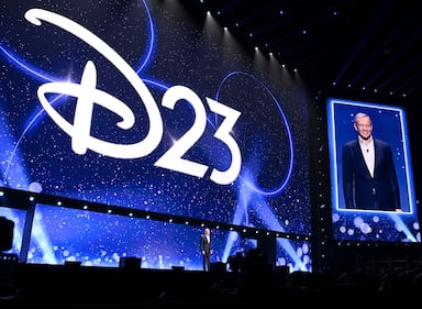 The Ultimate Disney Fan Event, mejor conocido como D23, es considerado como una de las convenciones más populares a nivel internacional, ya que cuenta con una programación repleta de sorpresas para los fanáticos de Disney, Pixar y Marvel. Durante este fin de semana serán revelados algunos adelantos de los próximos proyectos de la empresa; hasta el momento algunos de los que han destacado son ‘Soy Story 5’ ‘Los increíbles 3’, ‘IronHeart’, 'Daredevil: Born Again’, ‘Moana 2’, ‘Blanca Nieves’, entre otros.