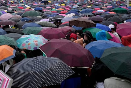 Miles de trabajadores de todo el mundo salen a las calles para conmemorar el Día del Trabajo.