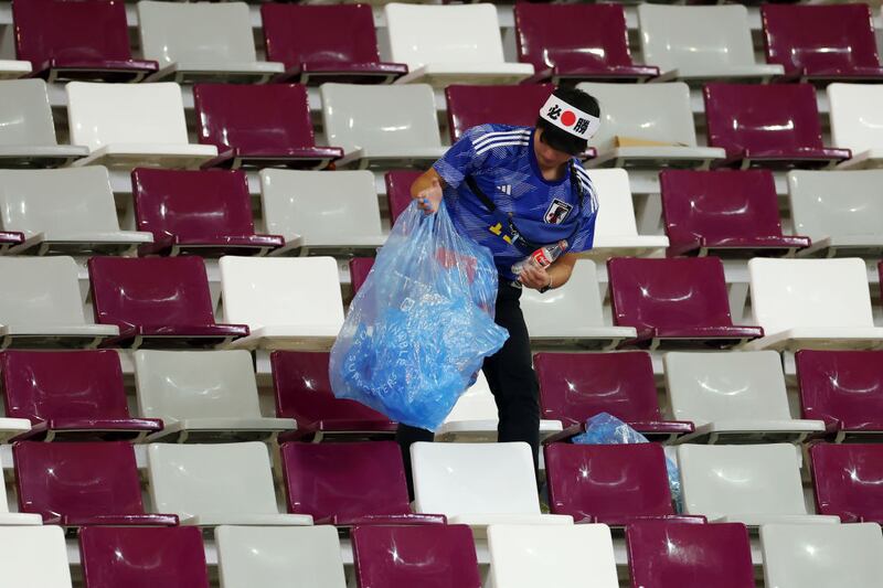 La afición nipona volvió a sorprender en el estadio