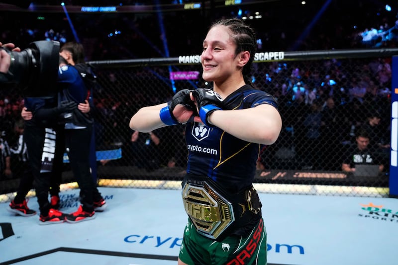 La mexicana es nueva campeona de UFC.