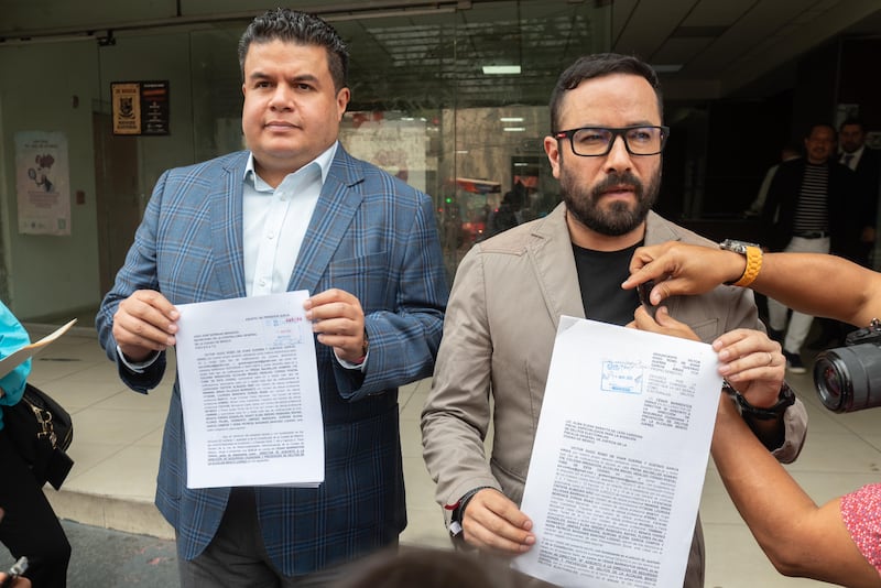 Víctor Romo denuncia a Santiago Taboada ante fiscalía por delitos electorales