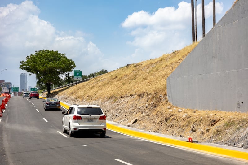 Samuel García cumple y reabre el Par Vial Constitución a tiempo para el regreso a clases