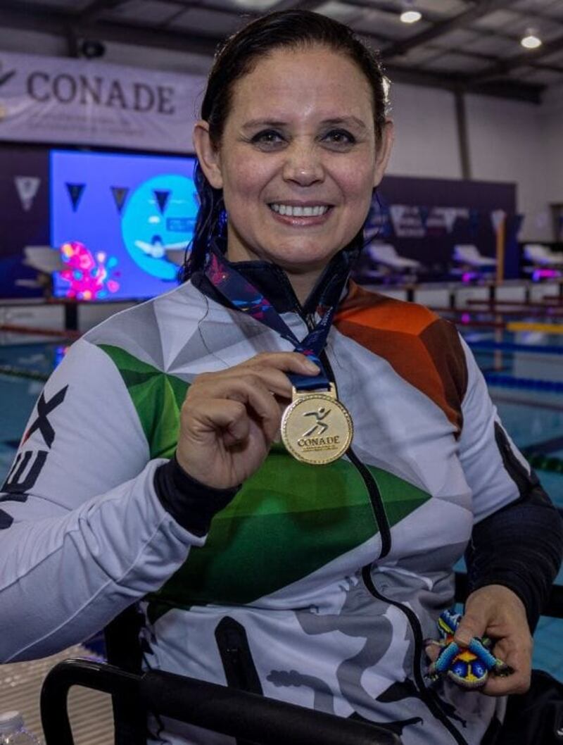 Nely Miranda consiguió la medalla de oro en la prueba de los 50 mts pecho SB3