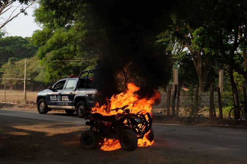 Militares chocan con habitantes Frontera Comalapa