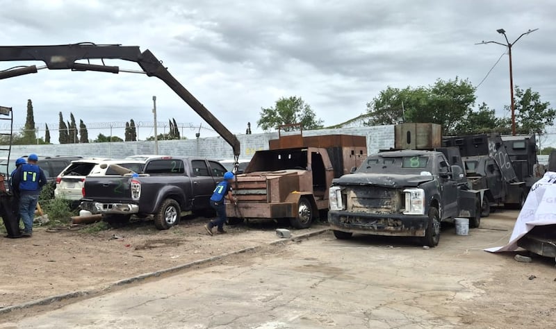 Destruyen vehículos monstruo en Reynosa, Tamaulipas