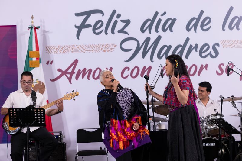 Cuauhtémoc, Ciudad de México, México, 10 de mayo de 2023.

Andrés Manuel López Obrador, Presidente de México en conferencia de prensa en el Salón Tesorería de Palacio Nacional. Acompaña al mandatario: Ana Elizabeth García Vilchis.

Foto: /Presidencia