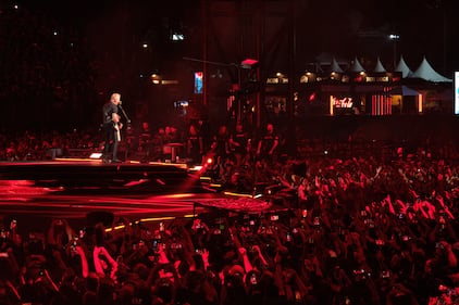 Luego de esperar casi siete años, Metallica regresó a México para reencontrarse con sus fanáticos en el recién inaugurado Estadio GNP Seguros de la Ciudad de México, el cual fue testigo de una noche legendaria, en donde la agrupación realizó un recorrido por algunas de las etapas que marcaron su carrera a través de discos como ‘Master of Puppets’ y ‘Ride the Lightning’.