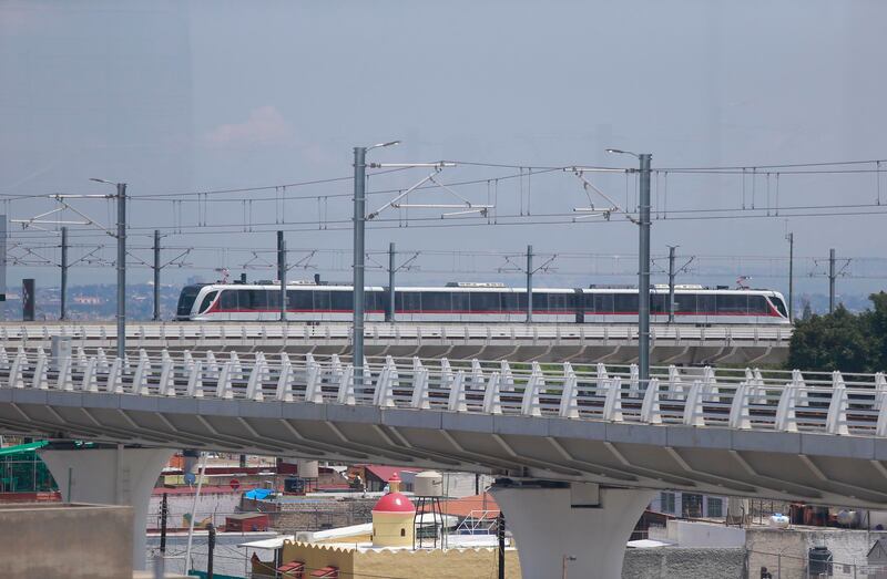 La Línea 3 del Tren Ligero estuvo plagada de irregularidades desde que inició su construcción en 2014.