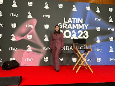 Laura Paussini se presentó ante los medios en vísperas de los Latin Grammy 2023