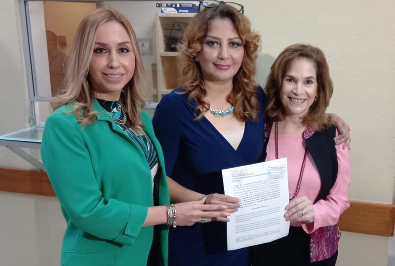 Norisa Garza, directora de Asociación Alzheimer de Monterrey; Gabriela Govea, legisladora y Tere Villarreal de Dillon, cofundadora del organismo.