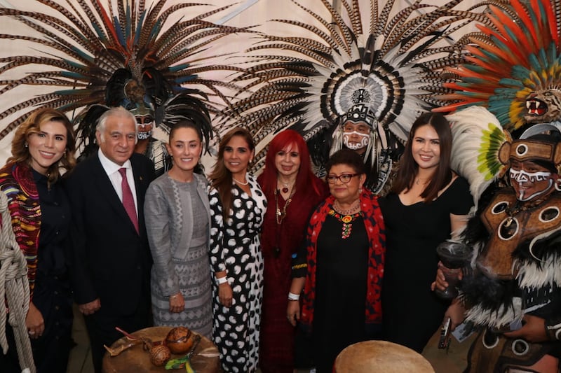 Ceremonia de inauguración y cena de bienvenida a invitados especiales.