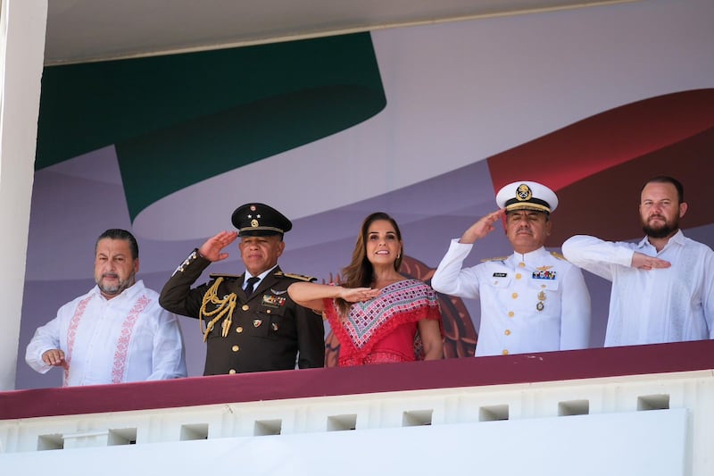 Mara Lezama conmemora la Independencia con desfile cívico militar del 16 de Septiembre