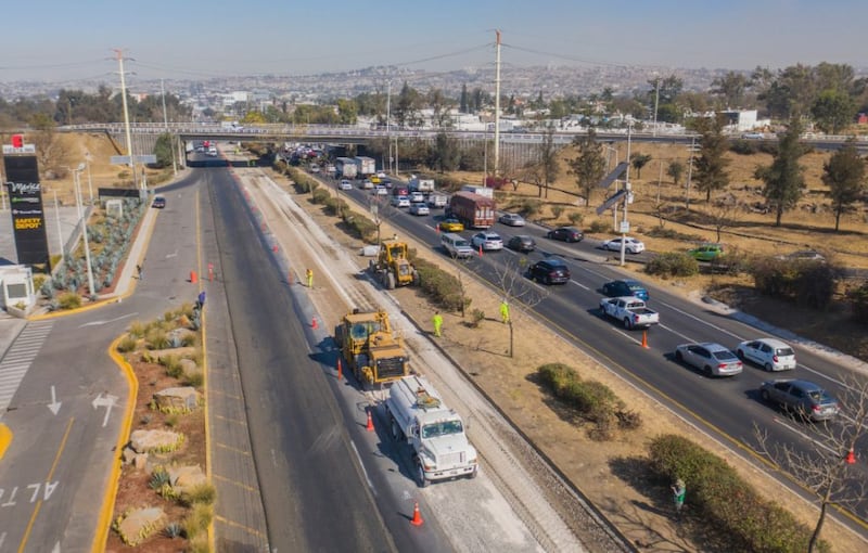 El proyecto de un sistema de transporte masivo en la carretera a Chapala fue propuesto desde los años 90, pero no se concretó.