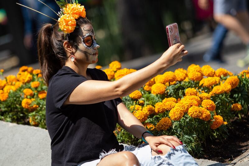 Desfile de catrinas por Paseo de la Reforma 23 octubre 2022