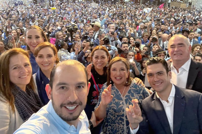Xóchitl Gálvez se registra como precandidata a la presidencia de México por el PAN (X / @MarkoCortes)