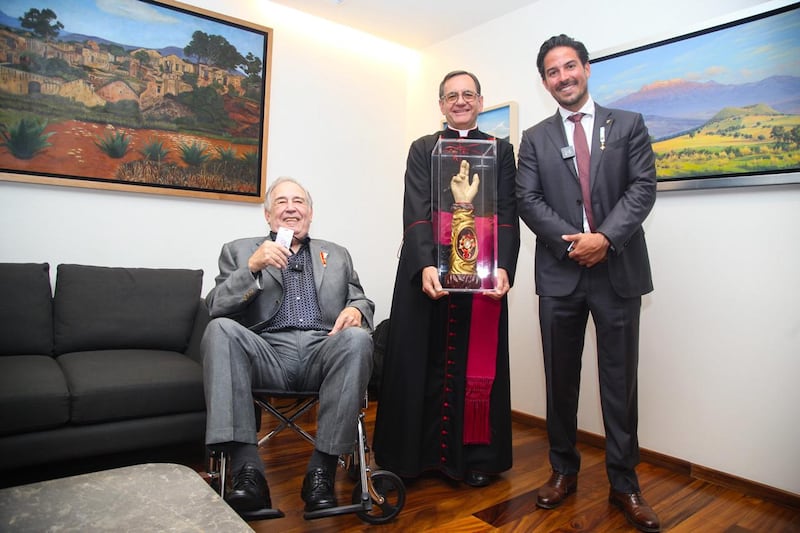 La reliquia de San Judas Tadeo inicia su recorrido por México atrayendo a miles de devotos